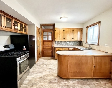 4259 W 21st Street - Photo Thumbnail 14
