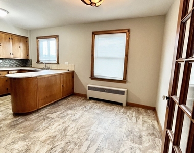 4259 W 21st Street - Photo Thumbnail 13