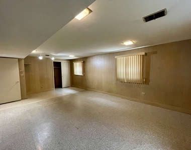 7150 N Crawford Avenue - Photo Thumbnail 16