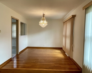 7150 N Crawford Avenue - Photo Thumbnail 6