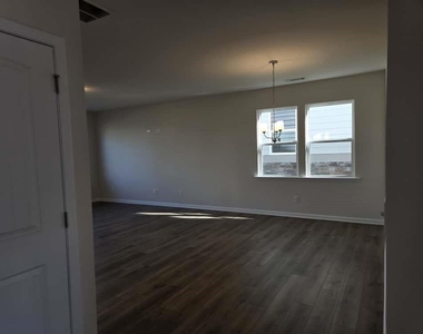 12 Briarwood Drive W - Photo Thumbnail 8