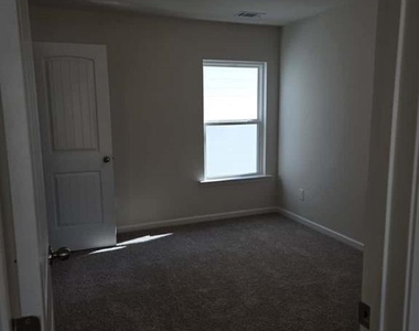 12 Briarwood Drive W - Photo Thumbnail 32