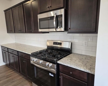 12 Briarwood Drive W - Photo Thumbnail 16