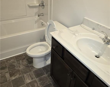 12 Briarwood Drive W - Photo Thumbnail 22