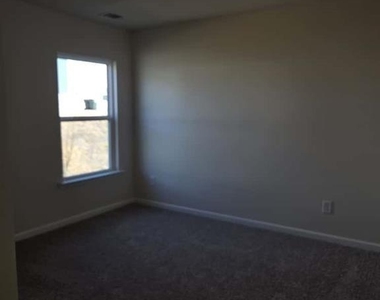 12 Briarwood Drive W - Photo Thumbnail 35