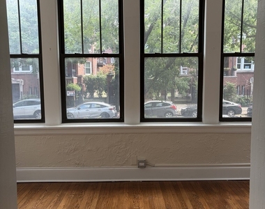 844 W Belle Plaine Avenue - Photo Thumbnail 8