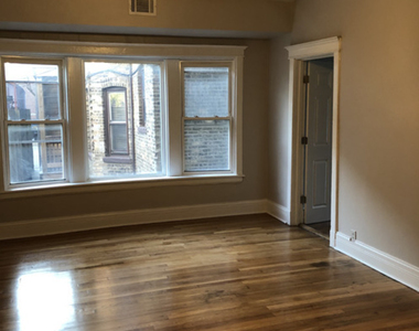 844 W Belle Plaine Avenue - Photo Thumbnail 2