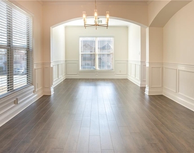 4315 Suwanee Mill Drive - Photo Thumbnail 6