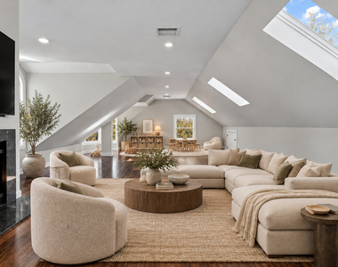 102 S Washington Street - Photo Thumbnail 12