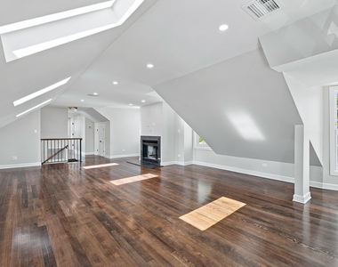 102 S Washington Street - Photo Thumbnail 14