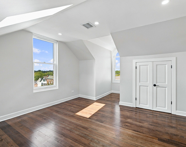 102 S Washington Street - Photo Thumbnail 20