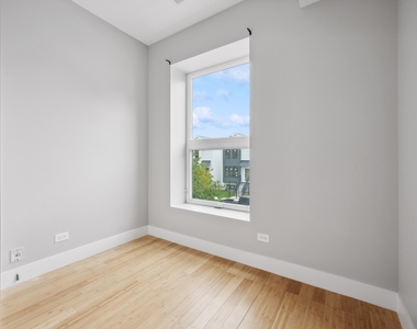 2526 W Lexington Avenue - Photo Thumbnail 12
