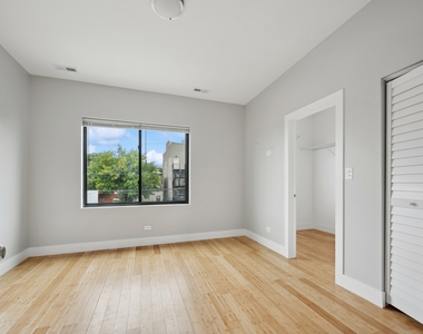 2526 W Lexington Avenue - Photo Thumbnail 9