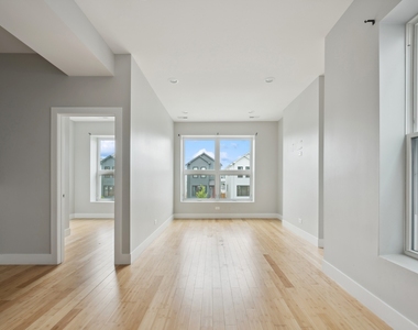 2526 W Lexington Avenue - Photo Thumbnail 2