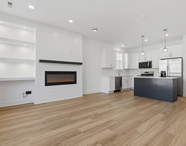 4841 S Prairie Avenue - Photo Thumbnail 2