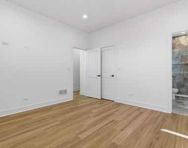4841 S Prairie Avenue - Photo Thumbnail 11