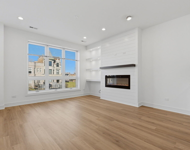 4841 S Prairie Avenue - Photo Thumbnail 6