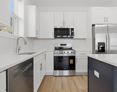4841 S Prairie Avenue - Photo Thumbnail 8