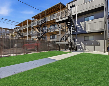 4841 S Prairie Avenue - Photo Thumbnail 22