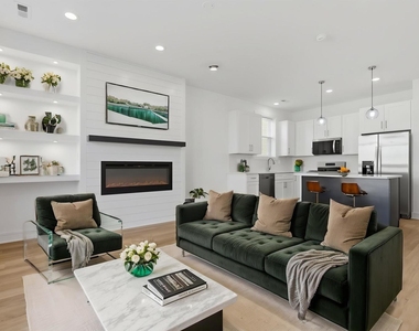 4841 S Prairie Avenue - Photo Thumbnail 1