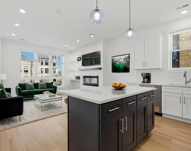4841 S Prairie Avenue - Photo Thumbnail 9