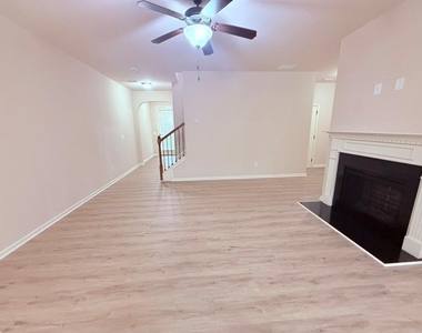 3282 Brockenhurst Drive - Photo Thumbnail 2