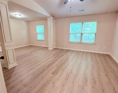 3282 Brockenhurst Drive - Photo Thumbnail 11