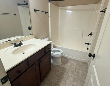 3282 Brockenhurst Drive - Photo Thumbnail 15