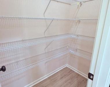 3282 Brockenhurst Drive - Photo Thumbnail 9