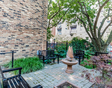 3620 N Pine Grove Avenue - Photo Thumbnail 2