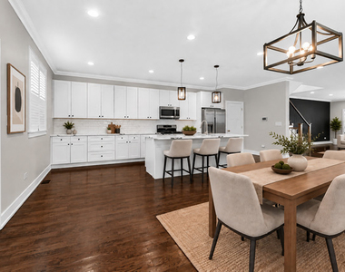612 S 13th Avenue - Photo Thumbnail 7
