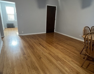 5852 W Higgins Avenue - Photo Thumbnail 2