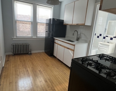 5852 W Higgins Avenue - Photo Thumbnail 3