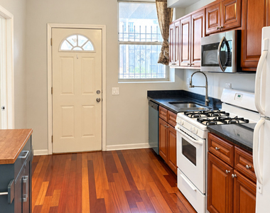 5142 S Ingleside Avenue - Photo Thumbnail 4