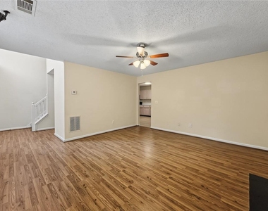 2416 Rambling Way - Photo Thumbnail 13