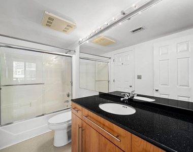 3481 Lakeside Drive Ne - Photo Thumbnail 20