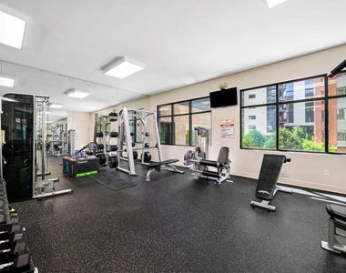 3481 Lakeside Drive Ne - Photo Thumbnail 26