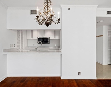3481 Lakeside Drive Ne - Photo Thumbnail 5