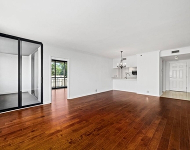 3481 Lakeside Drive Ne - Photo Thumbnail 8