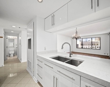 3481 Lakeside Drive Ne - Photo Thumbnail 4