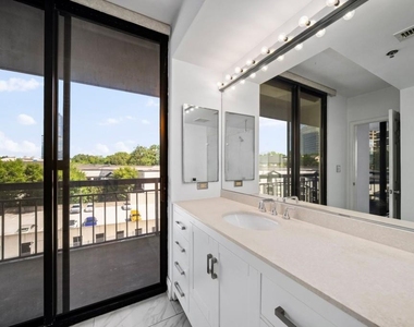 3481 Lakeside Drive Ne - Photo Thumbnail 13