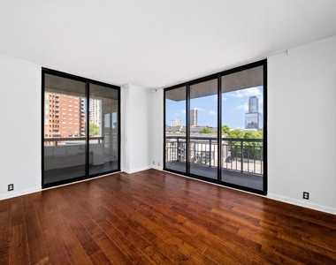 3481 Lakeside Drive Ne - Photo Thumbnail 11