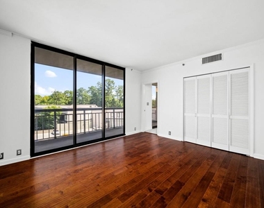 3481 Lakeside Drive Ne - Photo Thumbnail 10