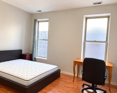 5134 S Ingleside Avenue - Photo Thumbnail 9