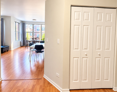 5134 S Ingleside Avenue - Photo Thumbnail 4