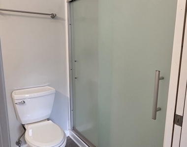 1114 N Oak Terrace - Photo Thumbnail 8