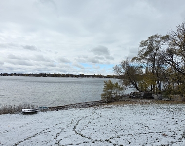 1114 N Oak Terrace - Photo Thumbnail 14
