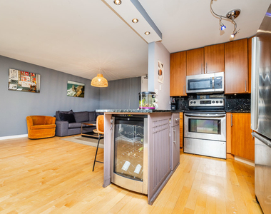 1339 N Dearborn Street - Photo Thumbnail 10
