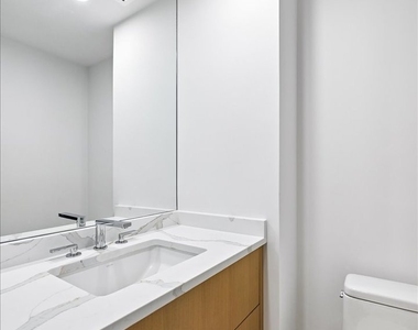 950 N Michigan Avenue - Photo Thumbnail 5
