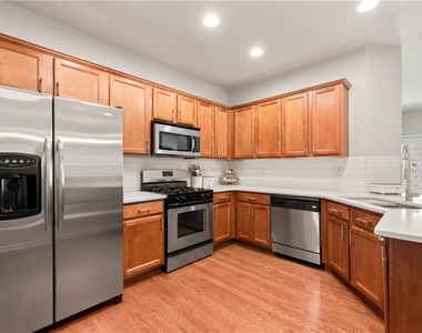1673 Caswell Parkway - Photo Thumbnail 8